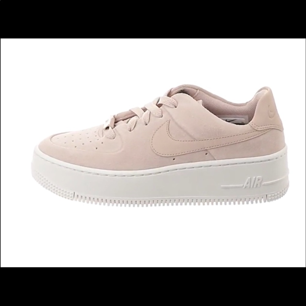 Nike Air Force 1 Sneakers